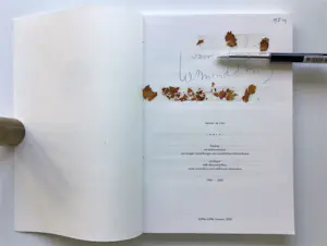 herman de vries - Kunstenaarsboek - Gesigneerd met opdracht - Diversen - Totaal 14 items kopen? Bied vanaf 150!