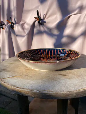 Faience Hubert Bequet - Vintage handgeschilderde schaal/wandbord van Hubert Bequet. kopen? Bied vanaf 45!