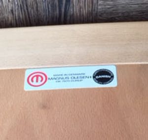 Magnus Olesen - Denemarken: Vier beukenhouten stoelen brique zitting en rugleuning kopen? Bied vanaf 150!