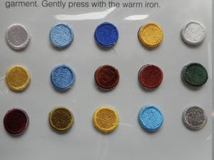 Damien Hirst - Iron-On Spots kopen? Bied vanaf 60!