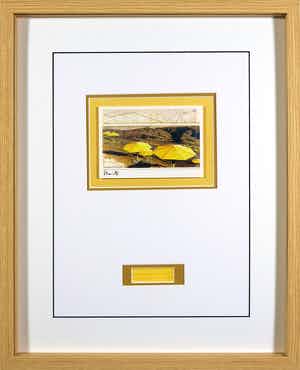 Christo - Handgesigneerde artcard The Umbrellas Japan met stofmonster - Ingelijst verkocht voor € 1!