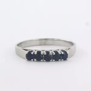 14k wit gouden ring bezet met saffier, ringmaat 18.5 (58) kaufen? Bieten Sie von 140!