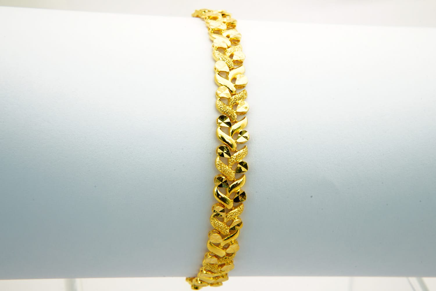 60-  Fraai gefaseerd afgewerkte 20kt goud armband - Arabisch / Slinger motief kopen? Bied vanaf 450!