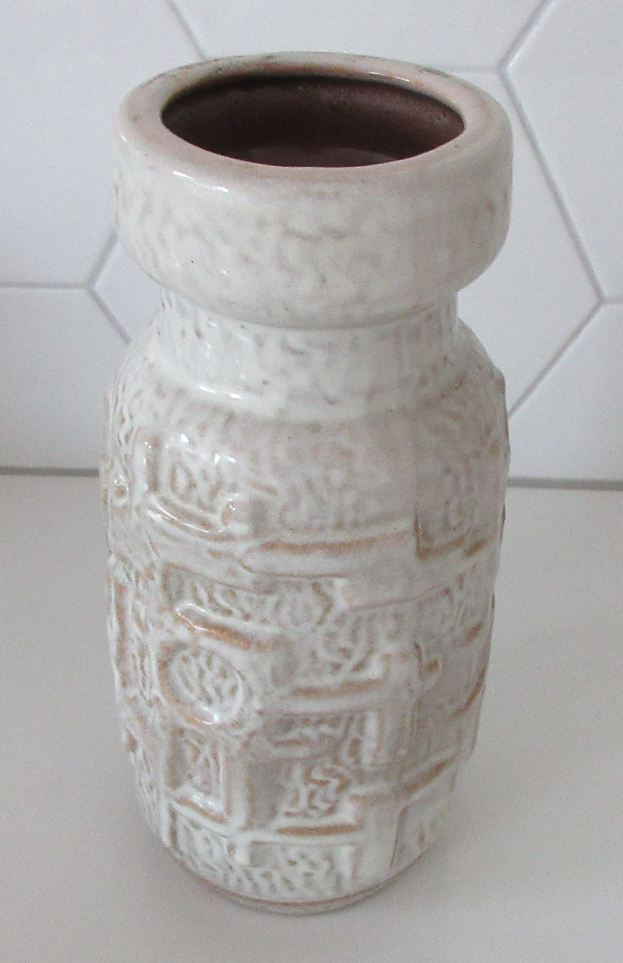 Niet of onleesbaar gesigneerd - Carstens Tonnieshof - Witte Brutalist aardewerken vaas 4277-22 kopen? Bied vanaf 1!