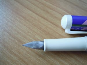 Corneille - Schaaltje - beker- glas en vulpen kopen? Bied vanaf 15!