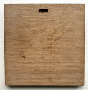 Niet of onleesbaar gesigneerd - Houten reliëf | gemonogrammeerd H.G. | 1971 kopen? Bied vanaf 1!