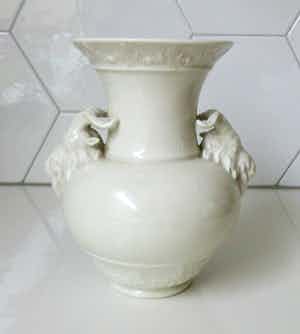 KPM - Antieke begin 20e eeuwse porseleinen vaas met Ramskoppen verkocht voor € 1!