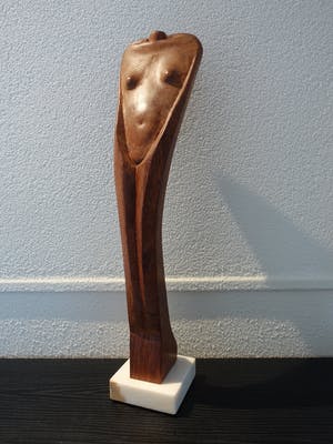 Niet of onleesbaar gesigneerd - Fraai gestileerd houten naakt (Amsterdamse school?) kopen? Bied vanaf 1!