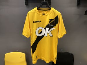 Curiosa - Swim to Fight Cancer wedstrijdshirt - Kaj de Rooij kopen? Bied vanaf 50!