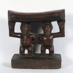 Luba - Houten neksteun, gedragen door man en vrouw kopen? Bied vanaf 1!