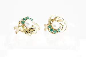 21 -  Magnifiek paar 18 Krt gouden vintage "fifties" oorsieraden met parel kopen? Bied vanaf 230!