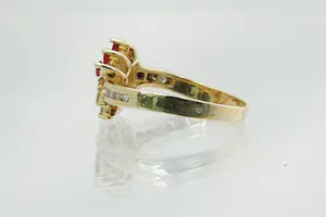 73 - Chique 14 karaat geel gouden ring met diamant ca 0.20 crt briljant kopen? Bied vanaf 180!