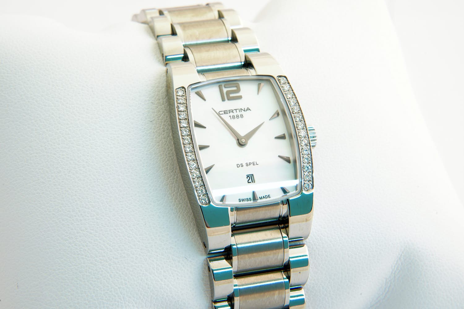 129- dames Certina edelstaal en (28) diamanten DS SPEL horloge - Quartz - kopen? Bied vanaf 320!