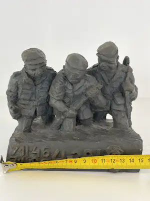 Niet of onleesbaar gesigneerd - de 3 Mariniers kopen? Bied vanaf 1!