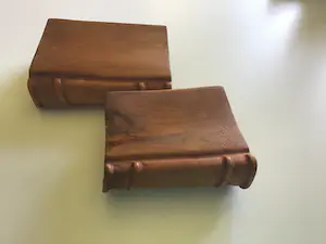 Livio De Marchi - Twee houtgesneden boekjes kaufen? Bieten Sie von 150!