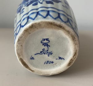 Porceleyne Fles - Delftsblauw platelen ribbelvaasje model 1804 kopen? Bied vanaf 1!