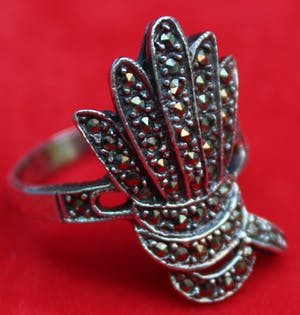 1e gehalte Zilver - Zilveren ring met markesietjes kopen? Bied vanaf 29!