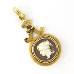 18k gouden hanger bezet met camee kopen? Bied vanaf 180!