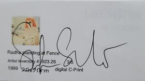 Stefanie Schneider - RADHA STANDING AT FENCE, signiert und nummeriert kopen? Bied vanaf 300!