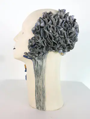 Ida De Roy - Set van twee sculpturen van keramiek, Hoofden kopen? Bied vanaf 200!