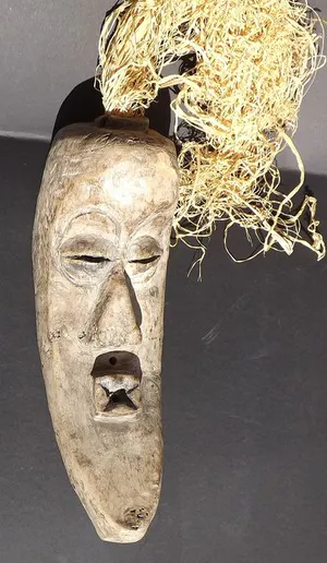 Congo - NGeende houten gezichtsmasker kopen? Bied vanaf 1!