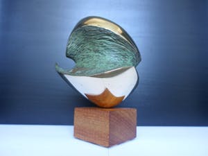 Brons (Onbekend) - Zeer mooie abstracte sculptuur in gepolijst brons. kopen? Bied vanaf 125!