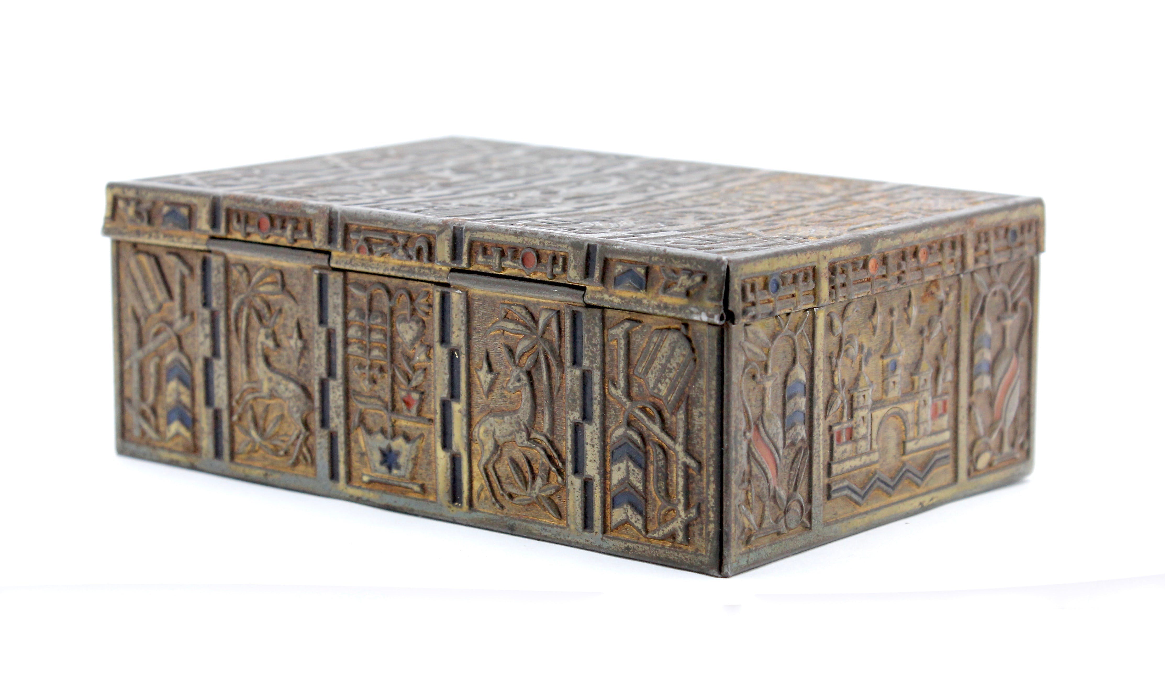 Eugen Schwemmle - voor Erhardt und Söhne - Geel koperen gepatineerde Art Deco doos kopen? Bied vanaf 19!