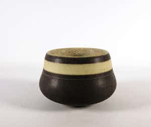 Uwe Lerch - Aardewerk, Kom met witte band verkocht voor € 1!