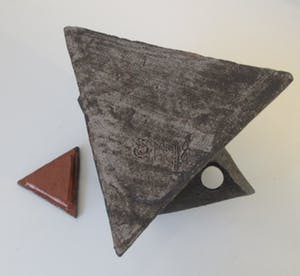 Niet of onleesbaar gesigneerd - Studio Keramische Avantgardistische theepot kopen? Bied vanaf 10!