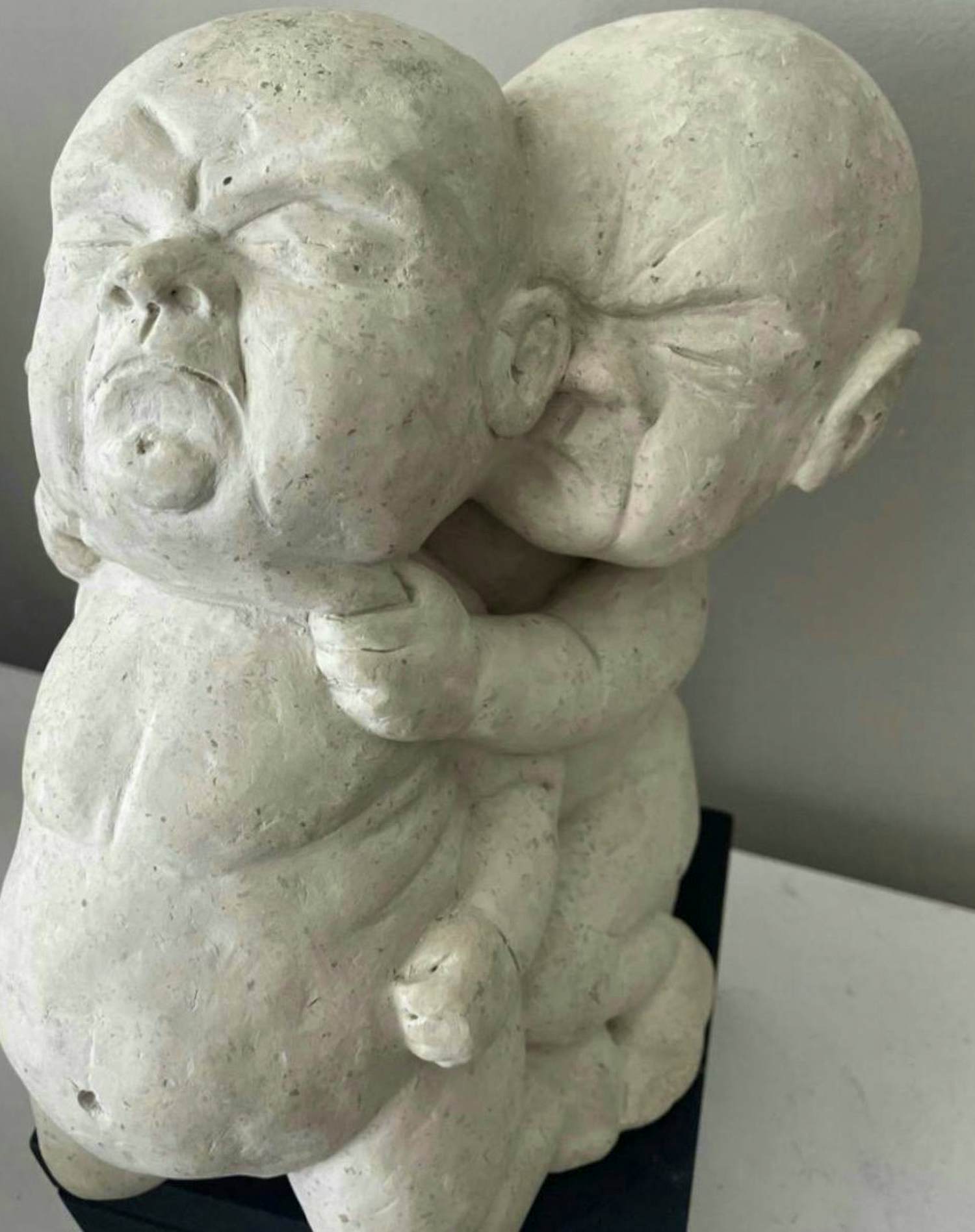 Arthur Varela - Kindergarden “bebés agressivos” kopen? Bied vanaf 750!