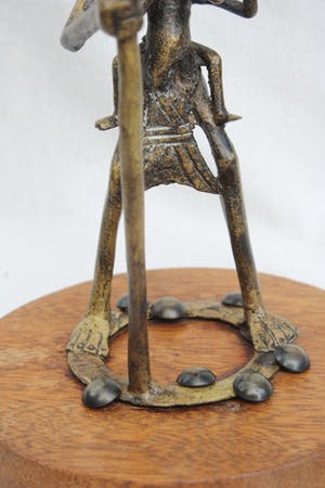 Niet of onleesbaar gesigneerd - Fraai Bronzen Afrikaanse Sculptuur Vrouw met Kind (19e eeuw) kopen? Bied vanaf 1!