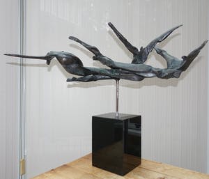 Paul Elshout - Bronzen beeld van 3 zwevende figuren kopen? Bied vanaf 675!