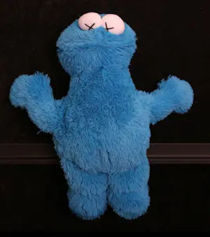 KAWS - Sesame Street, Plush Toy Cookie. Limited edition 2018. kopen? Bied vanaf 50!