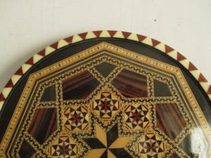 Curiosa - Twee intarsia dienbladen kopen? Bied vanaf 1!