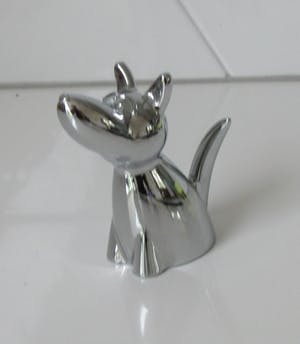 Niet of onleesbaar gesigneerd - Umbra - Zoola metalen ringhouder model Hond kopen? Bied vanaf 10!