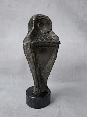 Eric Claus - Bronzen Uil kopen? Bied vanaf 895!