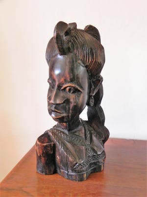 Niet of onleesbaar gesigneerd - Vrouwenbuste kopen? Bied vanaf 10!