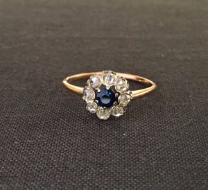 18K Goud - entourage ring met roosdiamant en een saffier kopen? Bied vanaf 225!