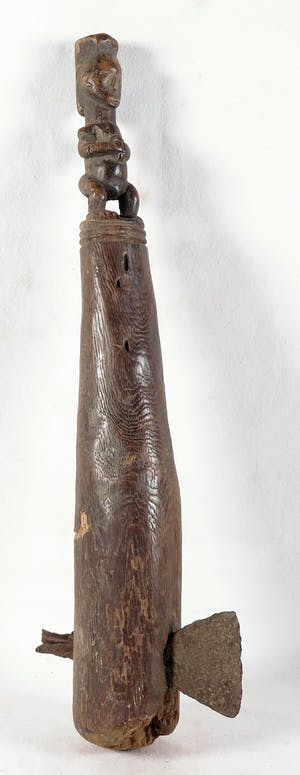 Fang - Ceremoniële bijl met op het handvat een zittende vrouw kopen? Bied vanaf 1!