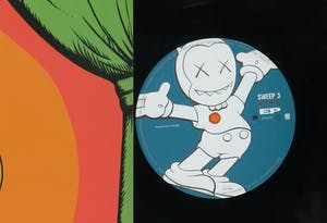 KAWS - DJ Hasebe album, Tail of Old Nick - Ingelijst kopen? Bied vanaf 1!