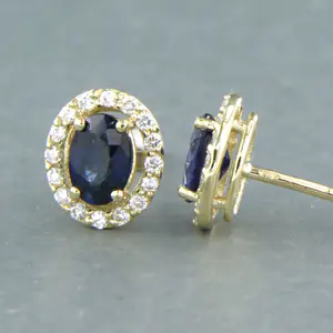 14k gouden oorknoppen met saffier en geslepen diamanten tot. 0,20ct kopen? Bied vanaf 280!