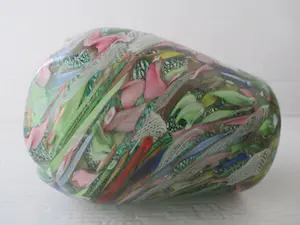 Niet of onleesbaar gesigneerd - Twee monddgeblazen vazen Tutti Frutti kopen? Bied vanaf 1!