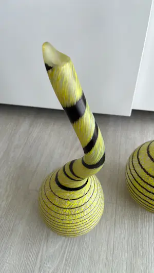 Kosta Boda - 2 geel zwarte vazen kopen? Bied vanaf 195!