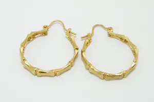 50- Fraaie & massieve set 18Krt geel gouden - bamboe model - oorsieraden kopen? Bied vanaf 395!