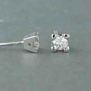 18k wit gouden solitair oorknoppen met briljant geslepen diamant tot. 0,22ct kopen? Bied vanaf 300!