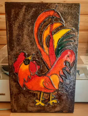 Ruscha - Wandbild Keramikplatte Bunter Hahn Handbemalt aus den 60er/70er Jahren kopen? Bied vanaf 89!