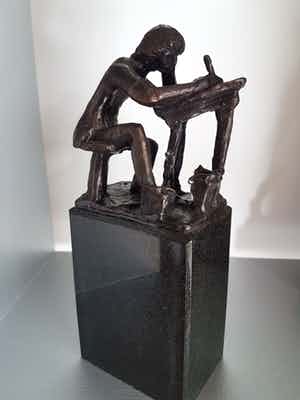 Klaas van den Berg - 1941 - 2018 Brons beeld " De Bouwmeester " verkocht voor € 105!