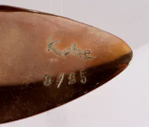 Kobe - Vergulde bronzen sculptuur: Arcade kopen? Bied vanaf 1000!