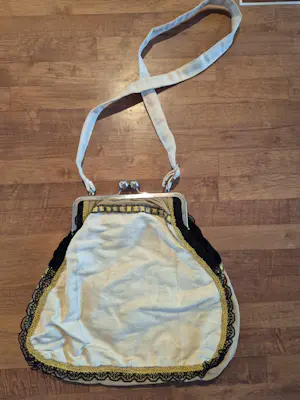 Ankie Martens - Schoudertas van Ankie Martens met een portret van Marie Cecile Thijs. kopen? Bied vanaf 125!