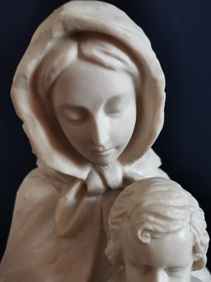 Lorenzo Dal Torrione - Religieus beeld van Moeder met Kind in albast kopen? Bied vanaf 125!